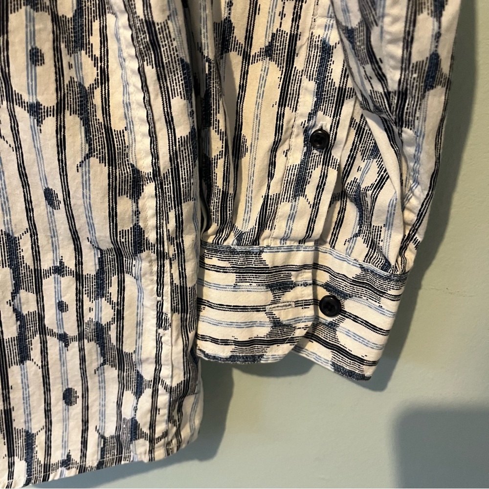 Men’s Spring Floral Button Up - Picture 4 of 7